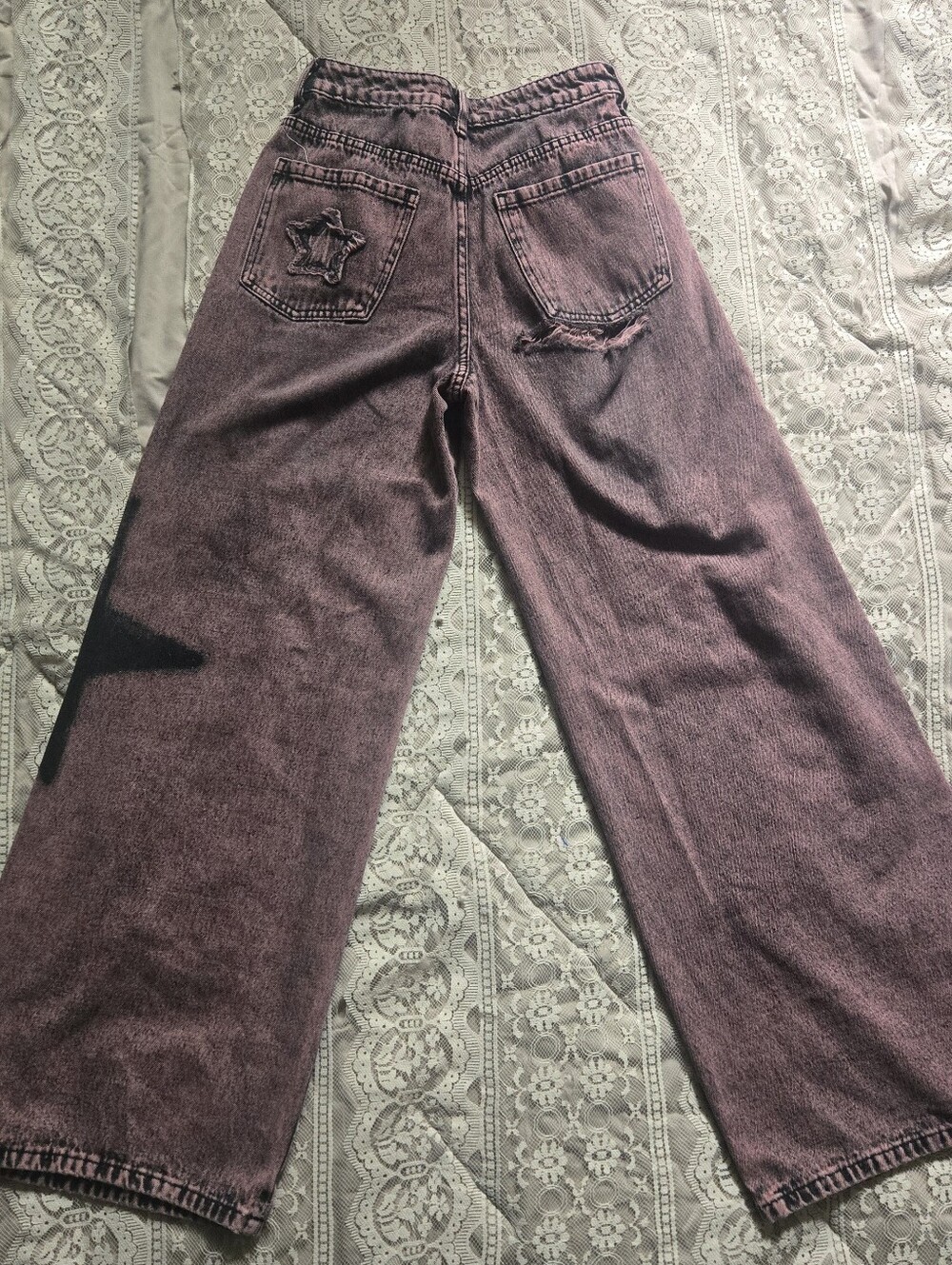 Hot Topic Red Wash Frayed Star Wide Leg Jeans Distressed Faded - Picture 2 of 4